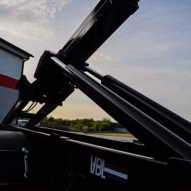 Foto inzerátu MAN TGS 28.320 HÁKOVÝ NOSIČ KONTEJNERŮ + HYDRAULICKÁ RUKA