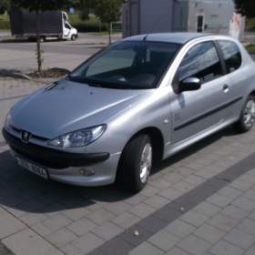 Peugeot 206 1,1 44 kW, po 1. majitelce 86 let / 19931005