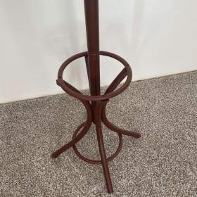 Foto inzerátu 🤎 KRÁSNÝ DŘEVĚNÝ STOJANOVÝ VĚŠÁK – ELEGANTNÍ RETRO / THONET STYL