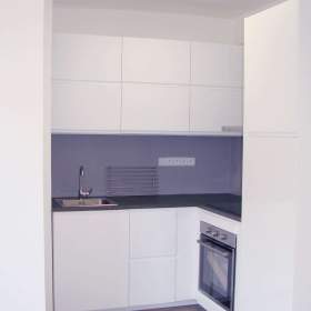 Foto inzerátu REZERVACE - Pronájem 1+kk OV-Poruba, ul. Porubská (34 m2, rekonstruováno, balkon)