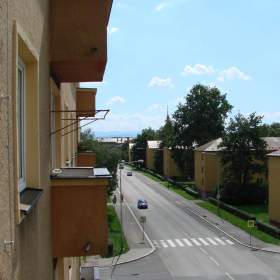 Foto inzerátu REZERVACE - Pronájem 1+kk OV-Poruba, ul. Porubská (34 m2, rekonstruováno, balkon)