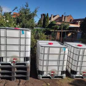 Foto inzerátu IBC 1000 litrů Víko 15 cm 2.500,-Kč PROSTĚJOV
