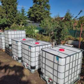 Foto inzerátu IBC 1000 litrů Víko 15 cm 2.500,-Kč PROSTĚJOV