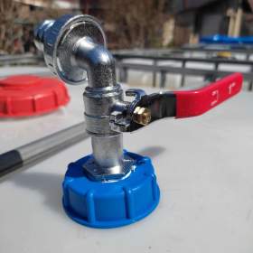 Foto inzerátu IBC 1000 litrů Víko 15 cm 2.500,-Kč PROSTĚJOV