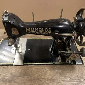 Foto inzerátu Starý šicí stroj Mundlos Victoria 88G 