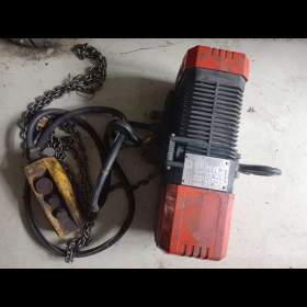 Elektrický řetězový kladkostroj  / 19943500