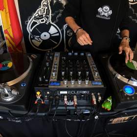 Hledám lektora na DJing / 19954038