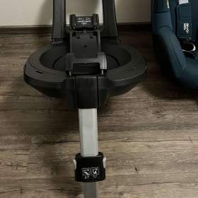 Foto inzerátu Autosedačka Britax Römer BABY-SAFE 3 i-SIZE vč. otočné základny