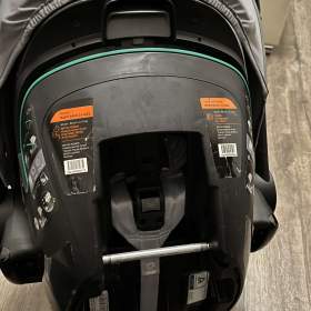 Foto inzerátu Autosedačka Britax Römer BABY-SAFE 3 i-SIZE vč. otočné základny