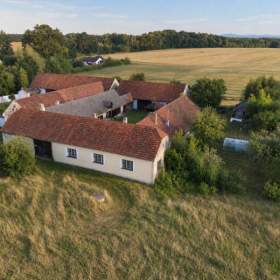 Zemědělská usedlost 8 091 m², Třeboňsko + pozemek k bydlení / 19956577