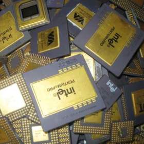 Šrot procesorů Pentium Pro (keramické provedení) / 19957299