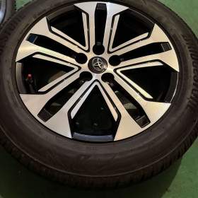 Originál zimní sada 18 kol na Toyota RAV4 Hybrid + TPMS / 19959675