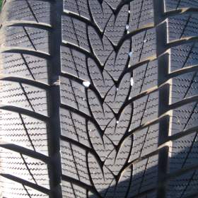 PRODÁM ZIMNÍ PNEU 225/35R19 IMPERIAL SNOW 88V 4x / 19960349