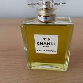 Foto inzerátu CHANEL 19 - parfémová voda