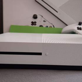Foto inzerátu Konzole Xbox One 1 TB pevný disk orginální krabice, jak nový