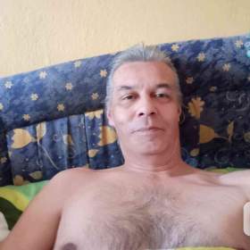 Foto inzerátu Přátelství s něžností nebo vztah