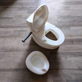 Foto inzerátu Dětská toaleta WC