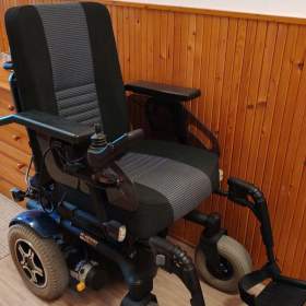 Foto inzerátu Elektrický invalidní vozík Quantum R.4000