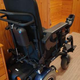 Foto inzerátu Elektrický invalidní vozík Quantum R.4000