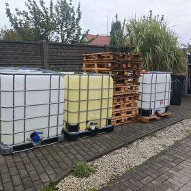 Fotka k inzerátu IBC nádrž na vodu 1000 L / 19722115