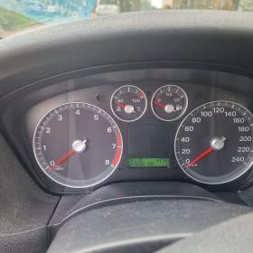 Foto inzerátu Ford Focus 1.6 benzín