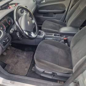 Foto inzerátu Ford Focus 1.6 benzín