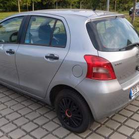 Foto inzerátu Prodám Toyota Yaris 1.0 51Kw benzín, r.2006, nová v ČR.