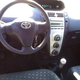 Foto inzerátu Prodám Toyota Yaris 1.0 51Kw benzín, r.2006, nová v ČR.