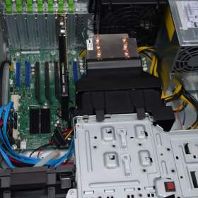 Foto inzerátu Fujitsu Celsius M740n Xeon/32GB/SSD512+500/K2200 4GB