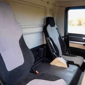 Foto inzerátu MAN TGM 18.250 - NOVÝ HÁKOVÝ NOSIČ KONTEJNERŮ CHARVÁT EU6