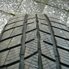 Foto inzerátu Sada zimních pneu Barum 215/55 R17