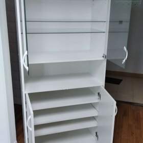 Fotka k inzerátu nábytek poloprosklená knihovna / 18627962