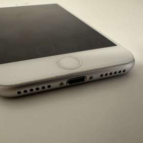 Foto inzerátu Apple iPhone 7 32GB - nová baterie, top stav