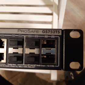 Foto inzerátu Řiditelný 48portový gigabitový switch NETGEAR ProSAFE GS752TS