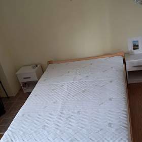 Foto inzerátu Postel 140x200, materiál: smrk, bezbarvý lak