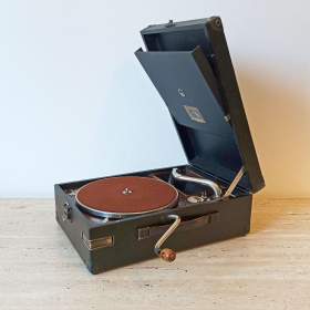 Fotka k inzerátu Gramofon na kliku His Master’s Voice Model HMV 101 / 12628857