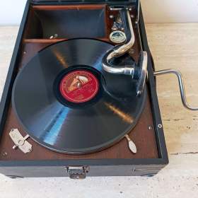 Foto inzerátu Gramofon na kliku His Master’s Voice Model HMV 101