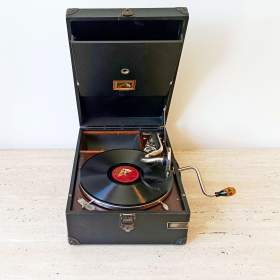Foto inzerátu Gramofon na kliku His Master’s Voice Model HMV 101