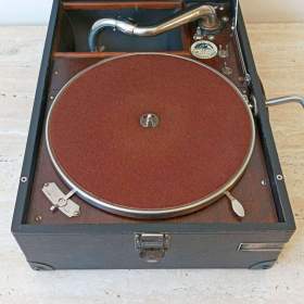Foto inzerátu Gramofon na kliku His Master’s Voice Model HMV 101
