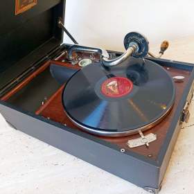Foto inzerátu Gramofon na kliku His Master’s Voice Model HMV 101