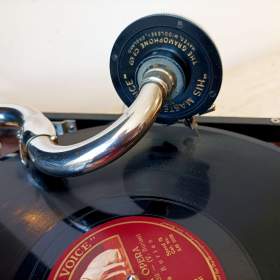 Foto inzerátu Gramofon na kliku His Master’s Voice Model HMV 101