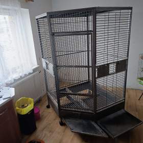 Foto inzerátu Rohová Klec pro velkého papouška