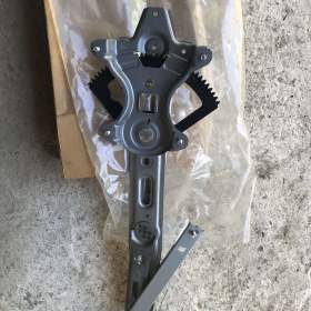 Fotka k inzerátu Pravá přední stahovačka 824041J010 Hyundai i20 / 19966605