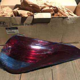 Foto inzerátu Pravé zadní světlo 924203Z300 Hyundai i40 sedan