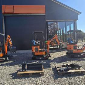 Foto inzerátu Minirypadlo Kubota LGCM LG12A s drapákem + 3 lžíce