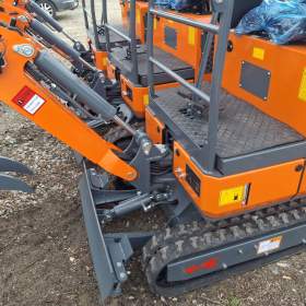 Foto inzerátu Minibagr LGCM LG12A 1,1 t Kubota +3 lžíce 20/40/80