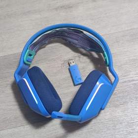 Foto inzerátu Prodám sluchátka Logitech G733 Lightspeed