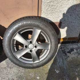 Foto inzerátu Alu kola,pneu Dunlop zimni,185/60 R15  