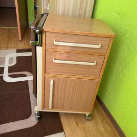 Foto inzerátu Elektrická polohovací postel (invalidní)