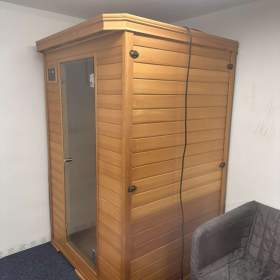 Foto inzerátu Infrasauna pro 2 osoby – stav jako nová 